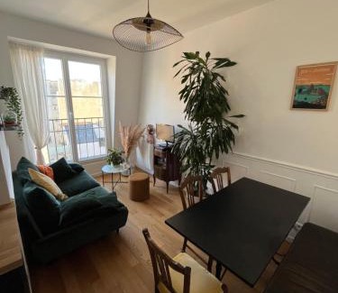 Pere Lachaise Apartment | Charmant deux pièces typiquement parisien