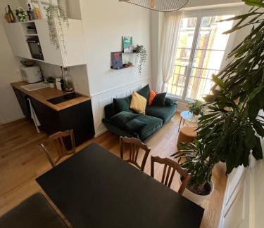 Pere Lachaise Apartment | Charmant deux pièces typiquement parisien