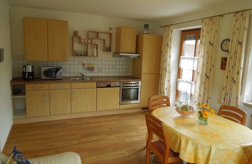 Neunburg vorm Wald Apartment | Charmant eingerichtete Unterkunft (60qm) mit vollausgestatteter Küchenzeile und WLAN