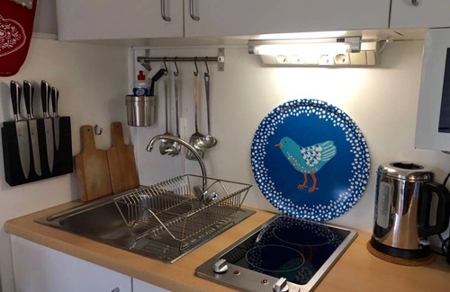 Duissern Apartment | Charmant is centrally located, close to uni