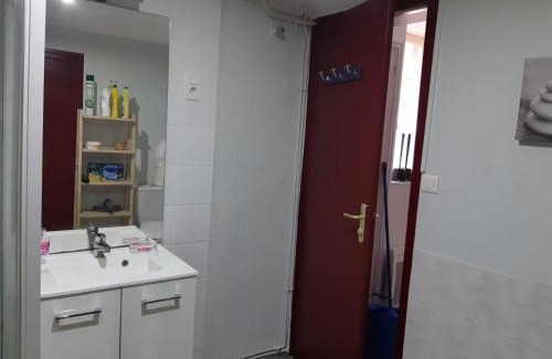 Lavoine House | Charmante Fermette avec Jardin, Proche Randonnées et Ski, à Lavoine - FR-1-489-136