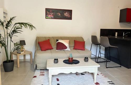 Saint-Nazaire-le-Desert House | Charmante maison rue du Lavoir