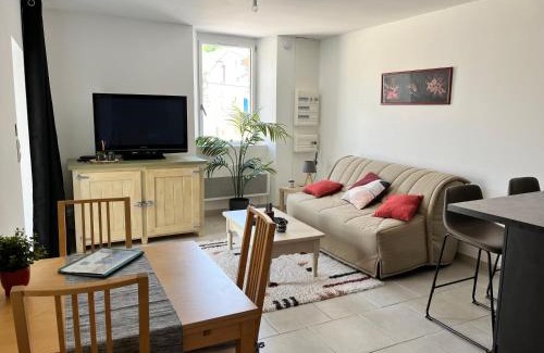 Saint-Nazaire-le-Desert House | Charmante maison rue du Lavoir