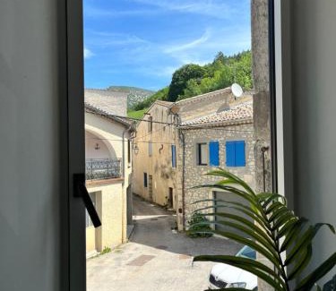Saint-Nazaire-le-Desert House | Charmante maison rue du Lavoir