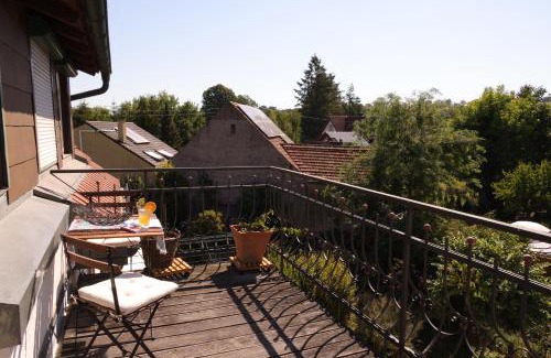 Rinklingen Apartment | Charmante, großzügige Ferienwohnung Villa Fleurie