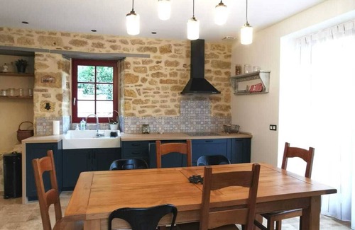 Carlux House | Charmante Maison de Bourg en Périgord Noir, Dordogne