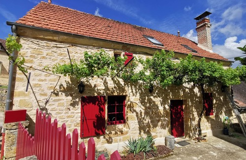 Carlux House | Charmante Maison de Bourg en Périgord Noir, Dordogne