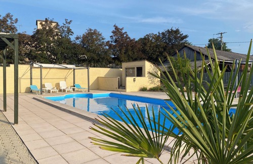 Chatenet Cottage | Charmante Maison de Campagne Paisible Avec Vues Magnifiques et Belle Piscine
