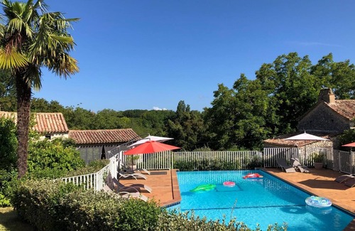 Lolme House | Charmante Maison de Campagne Avec Piscine, Proche Sites Touristiques