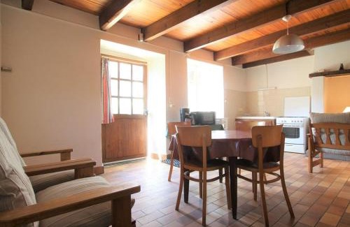 Blesle House | Charmante maison de village avec cour fermée, proche gorges et sites médiévaux, idéale pour découvrir 3 départements - FR-1-582-14