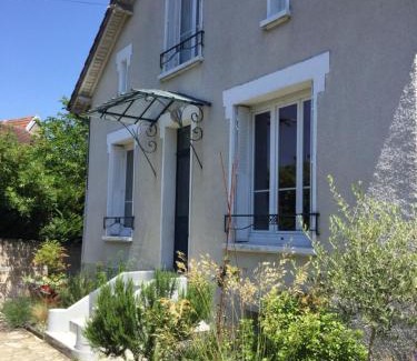 Auxerre House | Charmante maison de ville avec jardin et piscine