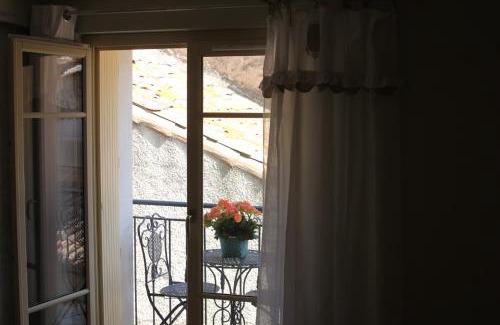 Saint-Thibery House | CHARMANTE MAISON - Meublé de Tourisme 2 étoiles "LOURECANTOU"