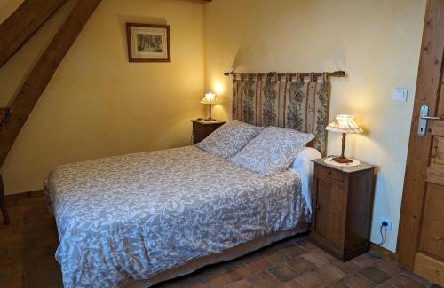 Lorcy House | Charmante Maison Rurale avec Terrasse Privative, Proche A.77 et A.19, entre Gâtinais et Fontainebleau - FR-1-590-58