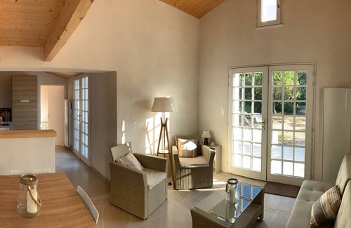 L'Epine House | Charmante Petite Maison au Calme D'une Belle Impasse à 5mn de la Plage