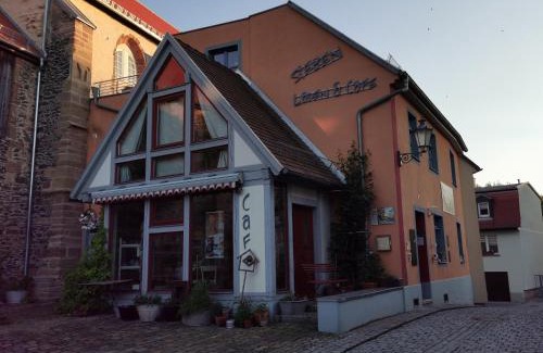 Weida Apartment | charmantes Apartment Siebenschläfer - Ferienwohnung Café 7