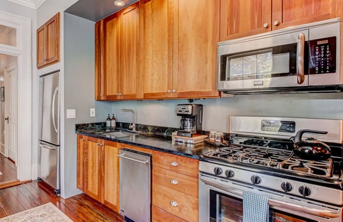 Savannah Victorian District House | Charmer near Forsyth Park, Heated Pool Access!