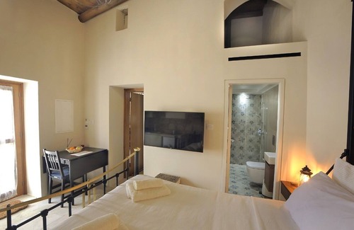 Agios Theodoros Cabin | Charming Luxury Studio Suite