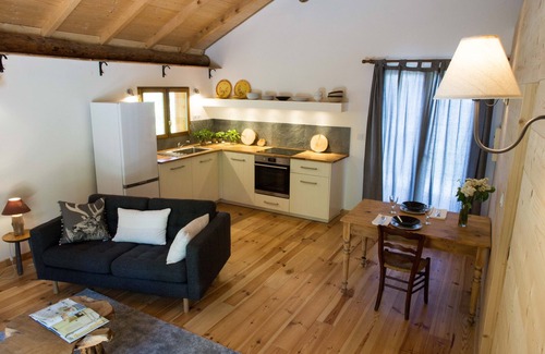 Saint-Alban-des-Hurtieres Ski Chalet | Charming chalet for 2 next to a trout stream with mountain views
