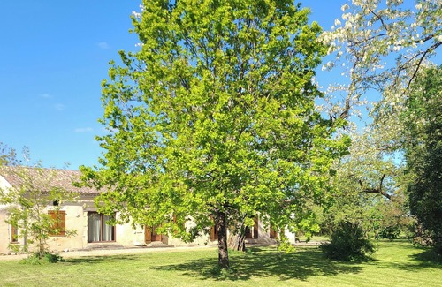 Saint-Antoine-de-Breuilh House | Charming house surrounded by hazelnut trees