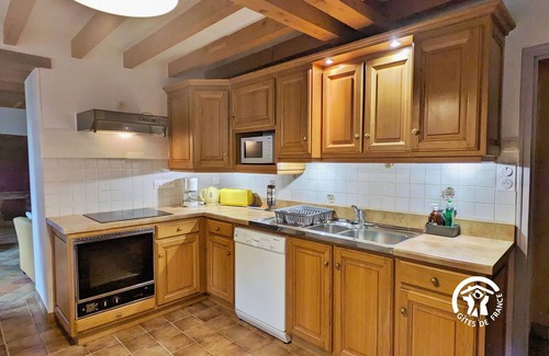 Saint-Christophe-du-Luat Cottage | Charming Countryside Home with Large Garden, Near Scenic Trails and Historic Sites