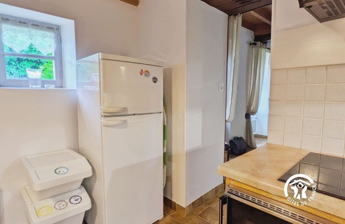 Saint-Christophe-du-Luat Cottage | Charming Countryside Home with Large Garden, Near Scenic Trails and Historic Sites