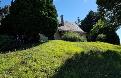 Saint-Germain-des-Fosses Cottage | Charming Cottage with Garden, Near Vichy - Fully Equipped, Sleeps 6, Pets Welcome