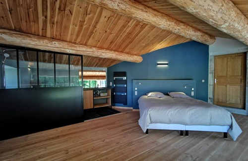Saint-Etienne-Lardeyrol Bed & Breakfast | Charming Farmhouse with Pool, Terraces, and Modern Comfort in Tranquil Countryside