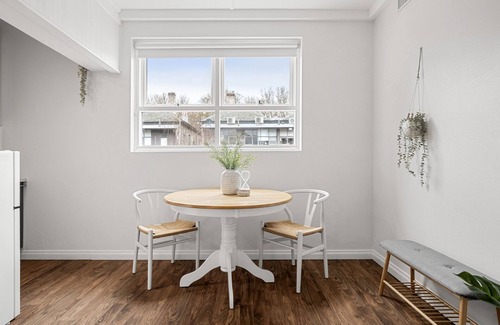 St Kilda West Apartment | Charming 1-Bed with Fireplace by the Beach