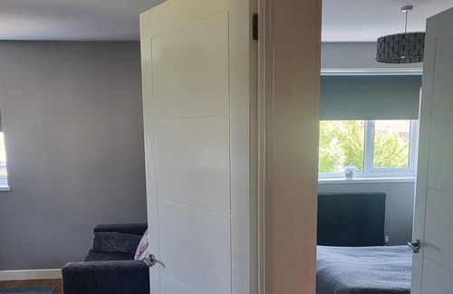 Knightcote Apartment | Charming 1-bed Apartment Near Redditch Town Centre