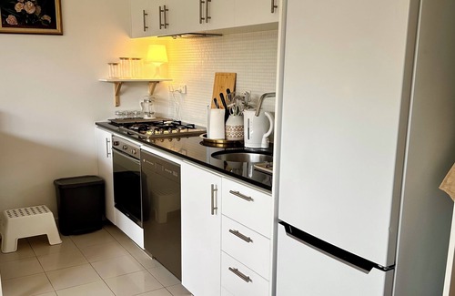 South Melbourne Apartment | Charming 1-bedroom apartment with AC, WiFi in peaceful South Melbourne
