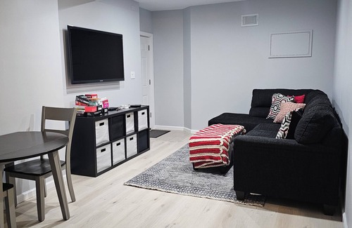 Kings Park Apartment | Charming 1-bedroom apartment in fabulous Kings Park with WiFi, AC