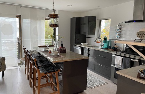Riverside Apartment | Charming 1-bedroom apartment in amazing Greenwich with WiFi, AC, free parking