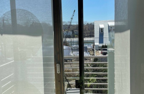 Riverside Apartment | Charming 1-bedroom apartment in amazing Greenwich with WiFi, AC, free parking