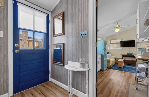 Westbrook Center Apartment | Charming 1-bedroom apartment with AC, 3 minute walk to beach, and new hot tub