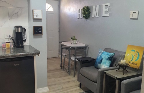 Belair Estates Apartment | Charming 1-bedroom apartment in beautiful Nassau with WiFi, AC