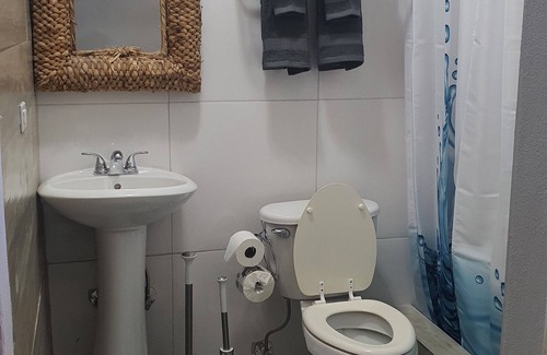 Belair Estates Apartment | Charming 1-bedroom apartment in beautiful Nassau with WiFi, AC