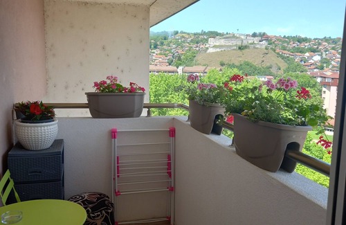 Doboj Apartment | Charming 1-bedroom apartment in brilliant Doboj with WiFi, AC