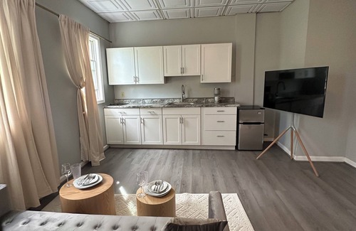 Scranton Bed & Breakfast | Charming 1-bedroom B&B with WiFi and AC in Scranton