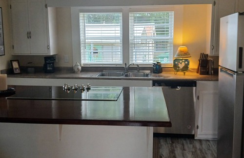 Holly Pond Cottage | Charming 1-bedroom cottage in Holly Pond with AC, WiFi
