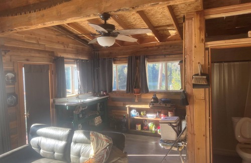 Forbestown Cabin | Charming 1-bedroom cabin in feather falls ca. hunting and fishing getaway