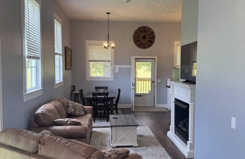 Pilot Cottage | Charming 1-bedroom cottage with AC, WiFi in amazing Pilot