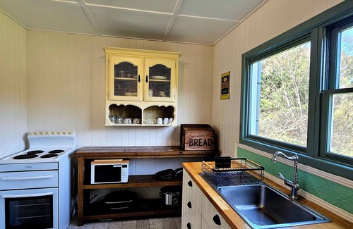 Rydal Cottage | Charming 1 bedroom country cottage in historical town of Rydal.