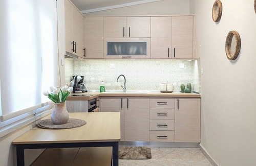 Ano Poli Cottage | Charming 1-bedroom cottage with WiFi, AC in fabulous Thessaloniki