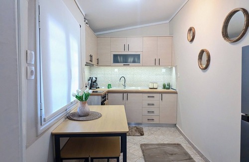 Ano Poli Cottage | Charming 1-bedroom cottage with WiFi, AC in fabulous Thessaloniki