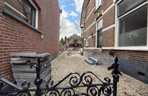 Apeldoorn House | Charming 1-bedroom house in delightful Apeldoorn with WiFi