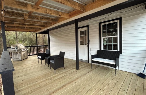 Ore City House | Charming 1-bedroom house in Ore City with WiFi