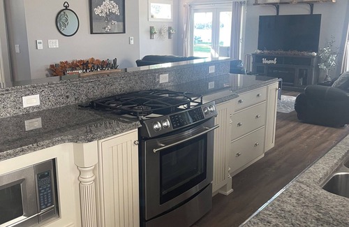 Niles House | Charming 1-bedroom house on Barron Lake