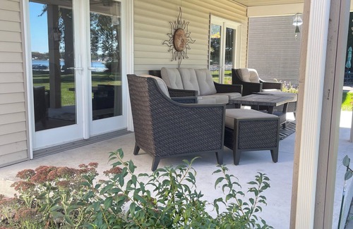 Niles House | Charming 1-bedroom house on Barron Lake