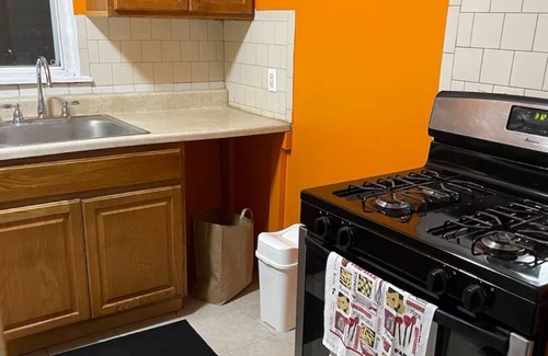 Rochdale House | Charming 1-bedroom in a private house in Queens with AC, WiFi. Enjoy your stay