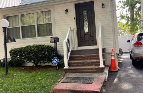 Rochdale House | Charming 1-bedroom in a private house in Queens with AC, WiFi. Enjoy your stay